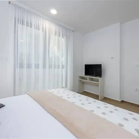Apartment Lucy *